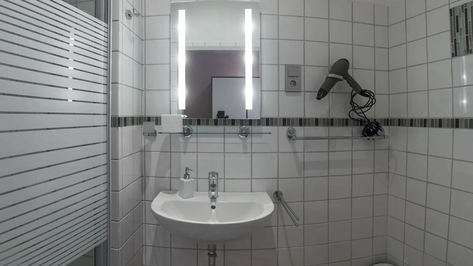 Pension Donau Grill Hannover Hotel